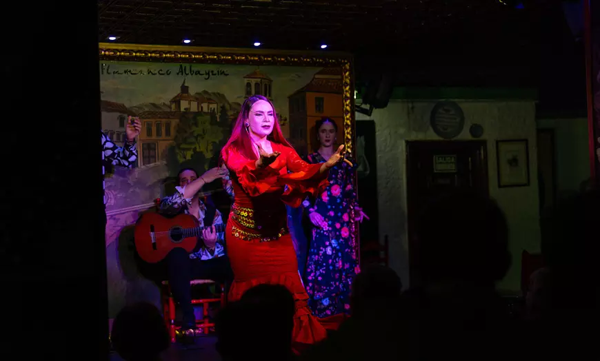 Image 5: Entrada a espectáculo flamenco para 2 o 4 personas con consumición