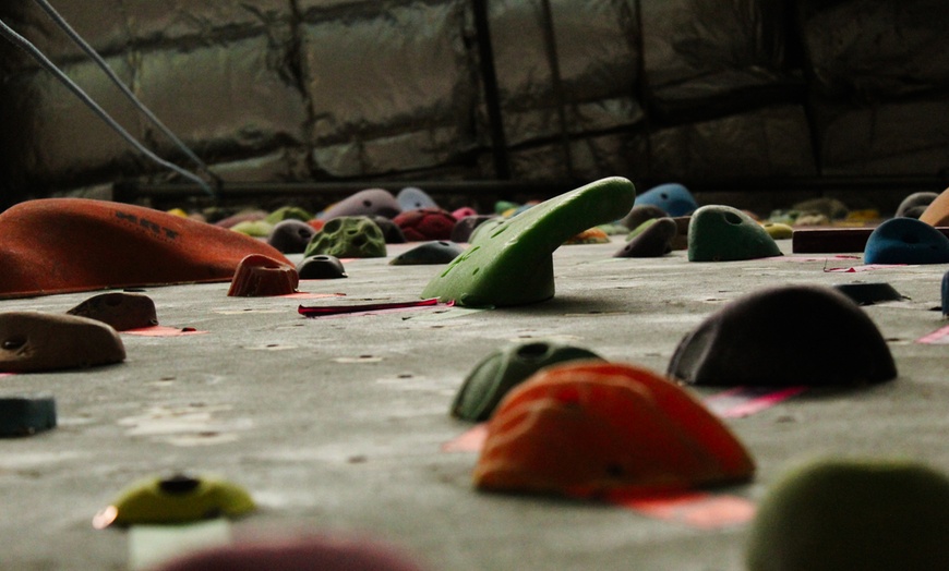 Image 7: Indoor Rock Climbing Passes & Day Passes – Phoenix