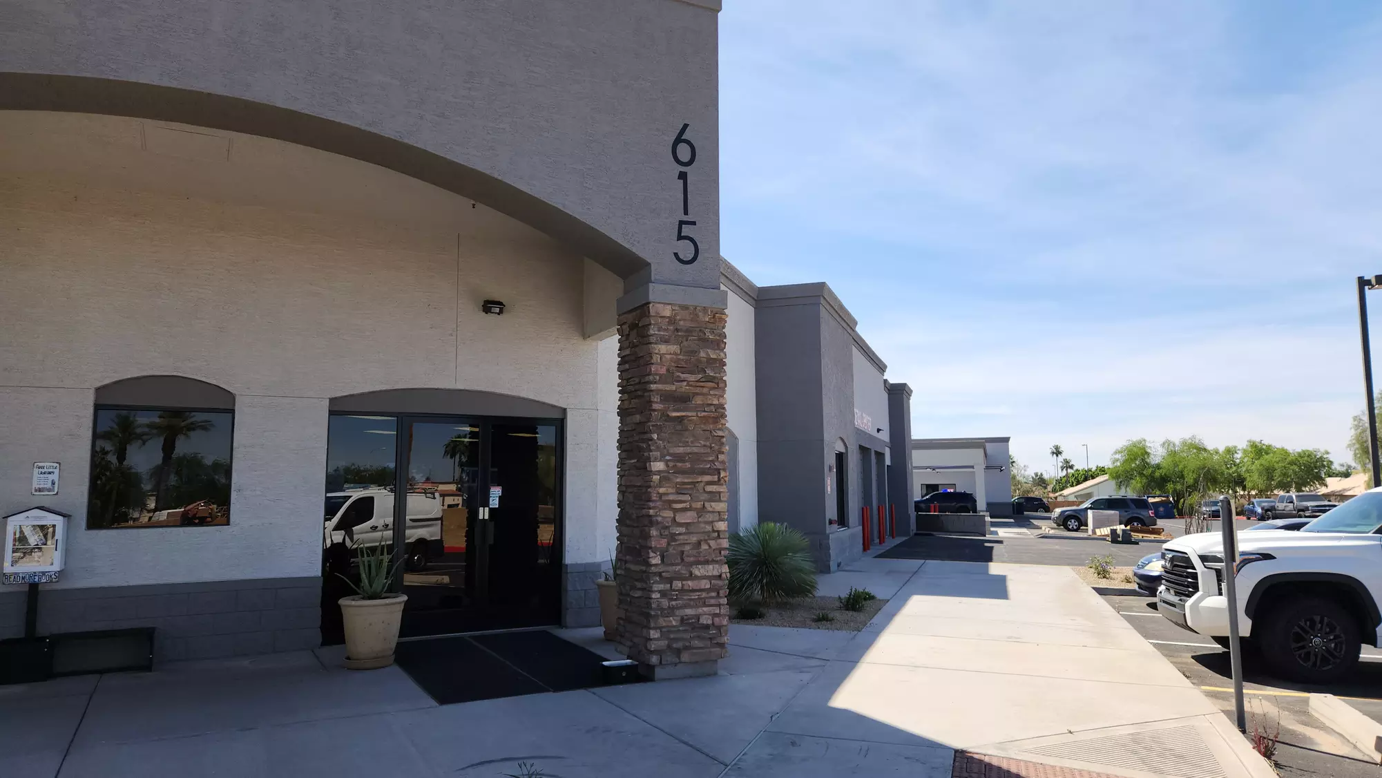 Deep Clean Your Car wirh Interior or/and Exterior Detail for Any Size