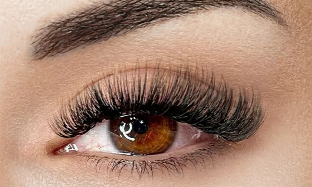 Soft Volume or Glamorous/ Hybrid Volume Full Set Eyelash Extensions