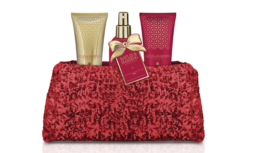 Image 2: Baylis and Harding Gift Set