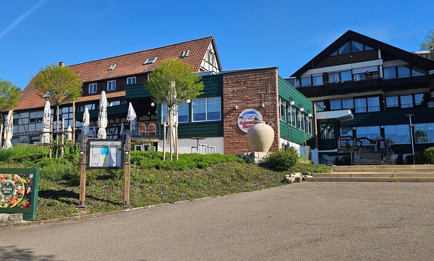 Image 1: Am Ebnisee: 1-2 Nächte mit Frühstück & Eintritt in den Schwaben Park