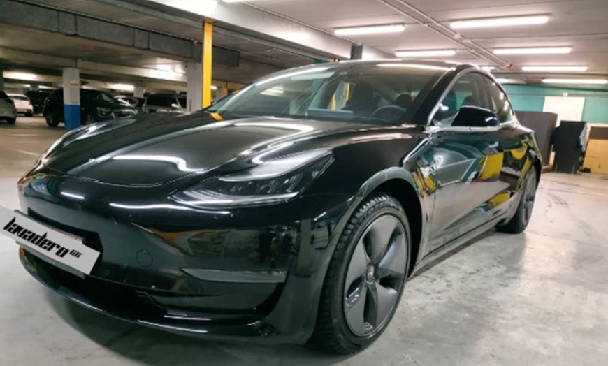 Image 5: Brillo y limpieza total con pulido de faros y ozonización