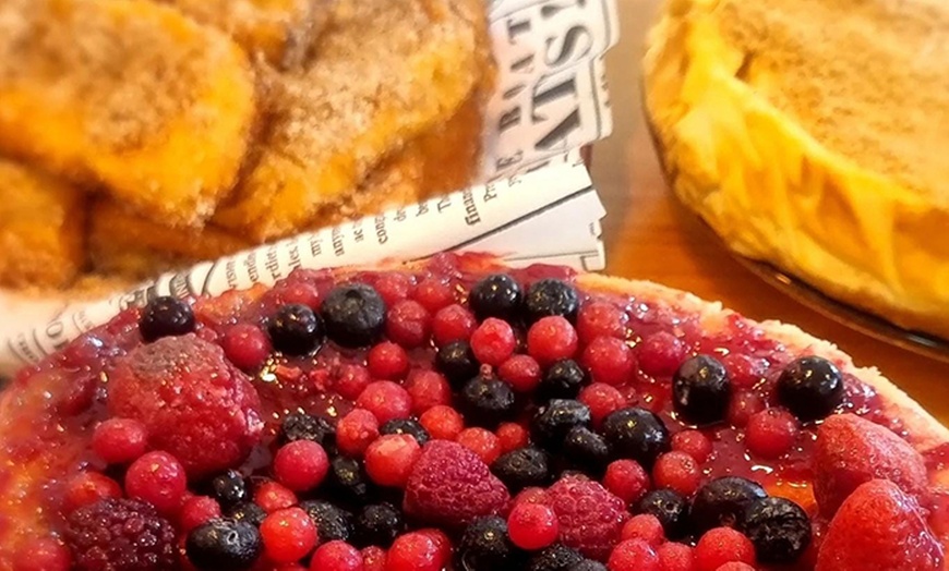 Image 4: 6 o 12 porciones de tarta o torrijas de sabores a elegir