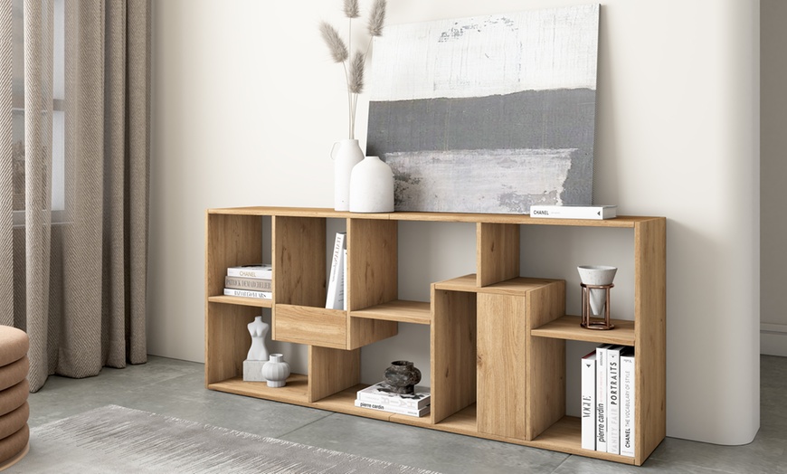 Image 48: Bibliothèque au design ludique