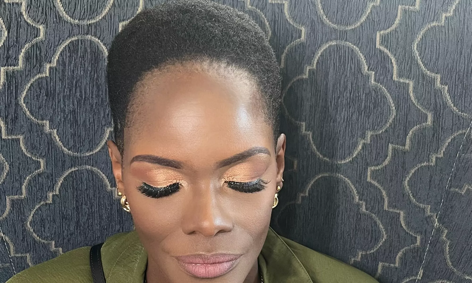 Makeup Application Sessions for Soft Glam, Full Face & Special Hours