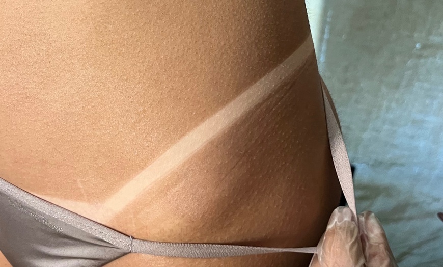Image 2: Achieve a Stunning Glow with Express or Regular Solution Spray Tan