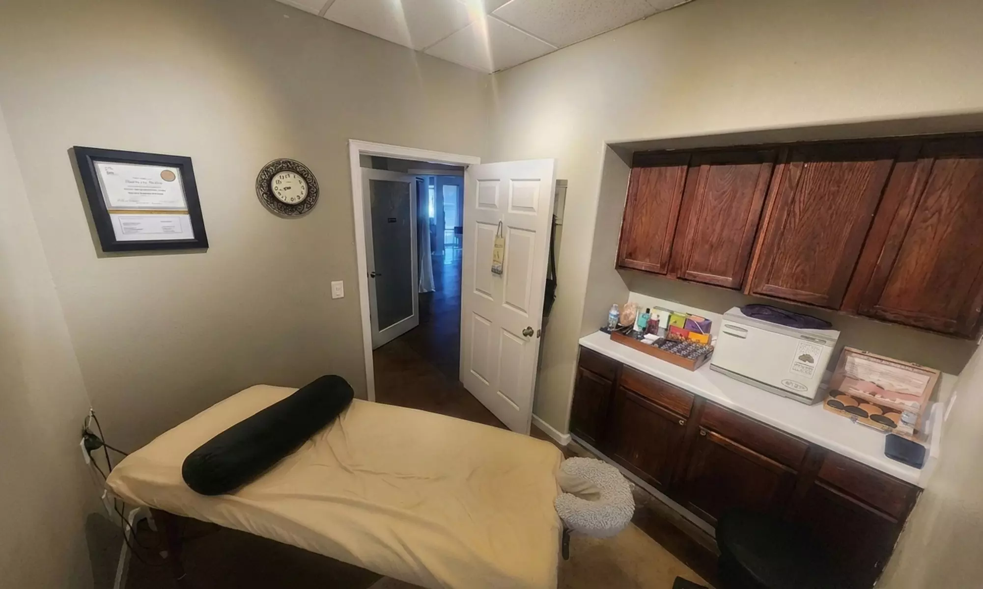 Relaxing Massages with Optional Hot Stones & Double Sessions