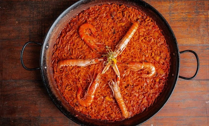 Image 18: Menú CalaBlava con entrantes, principales o arroz, postres y bebidas