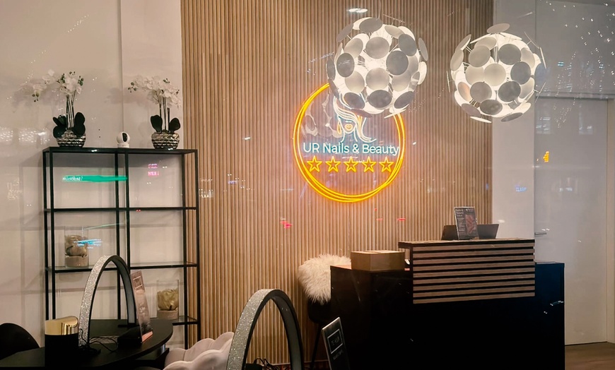 Image 1: Breng lichaam en geest in balans: luxe gezichtsbehandeling en massage