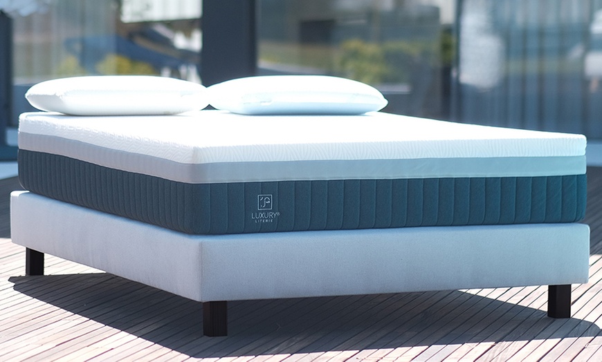 Image 8: Rete a doghe imbottita linea Prestige Hotel in legno massello