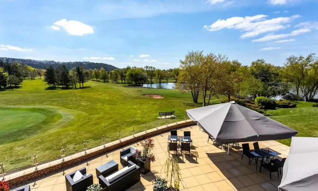 Worcestershire: Choice of Lakeview Cabin with Breakfast