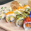 Image 3: Mix de 10, 24 o 30 piezas de sushi con bebida para 2 o más personas