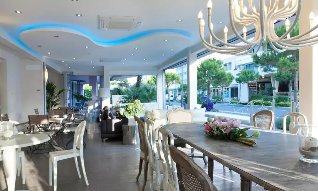 Cesenatico 4*: camera doppia con colazione o mezza pensione e Spa