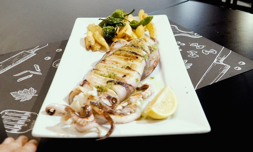 Image 2: Menú completo de burgers, cachopo XXL o carne a elegir para 2 personas