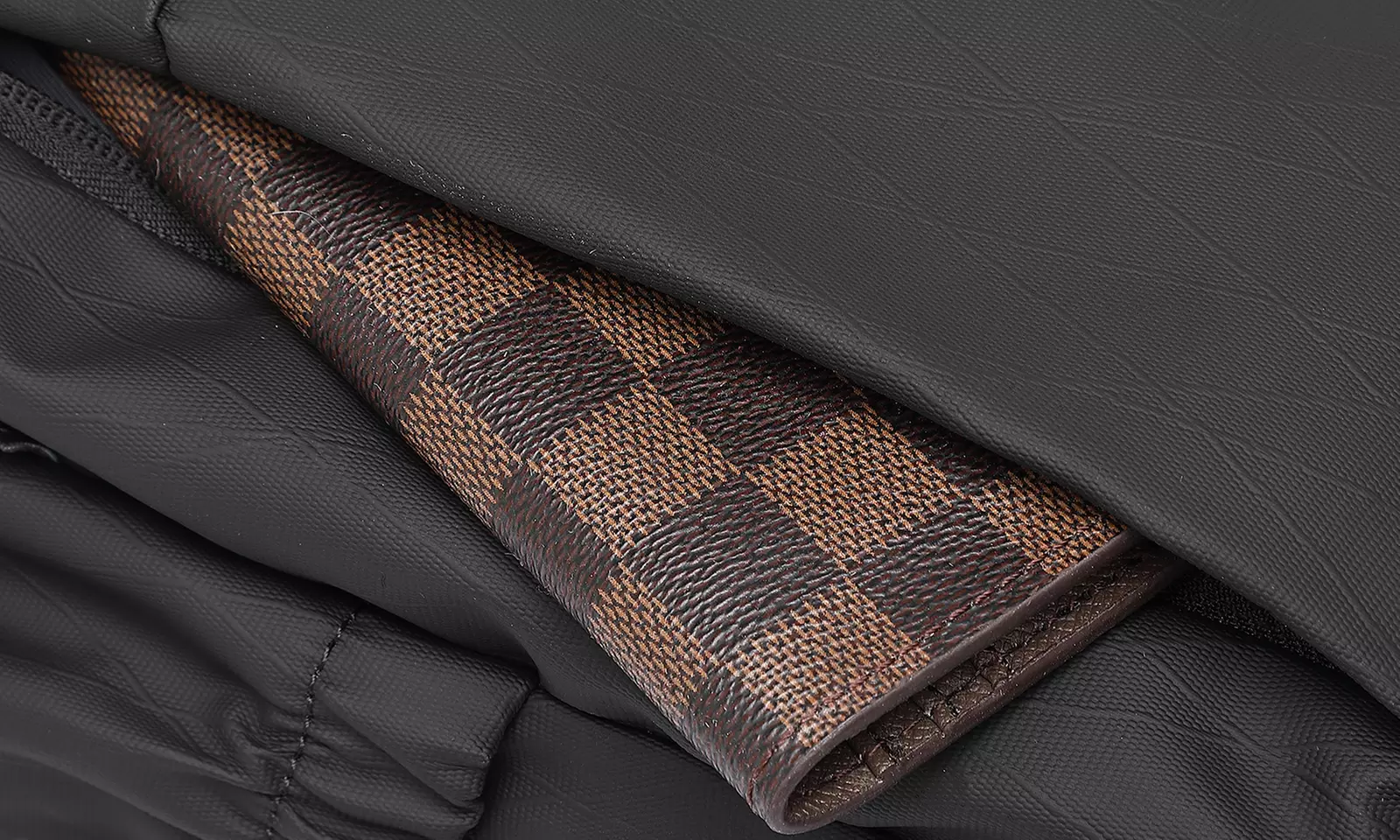 Wasserfeste Umhänge-Brusttasche für Herren