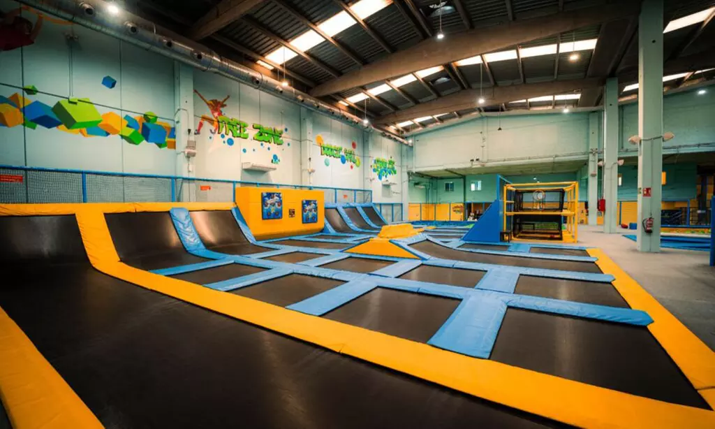 ¡Diversión y saltos! Entrada a CostaJump Barcelona durante 1 hora
