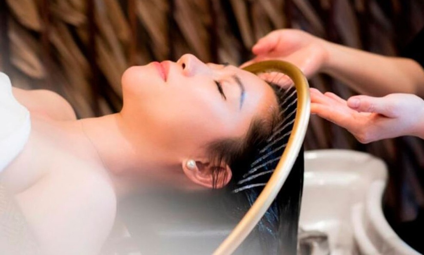 Image 2: Spa capilar oriental con masaje shiatsu, mascarilla y opción a masaje de piernas y pies, ahorra hasta un 44% 