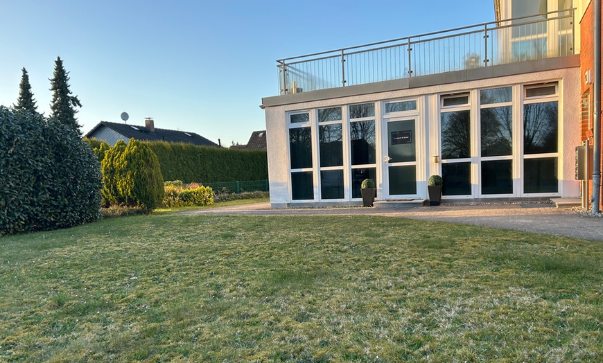 Image 4: Aqua-Facial & Microneedling oder Oxygen Facial & Hydrodermabrasion 