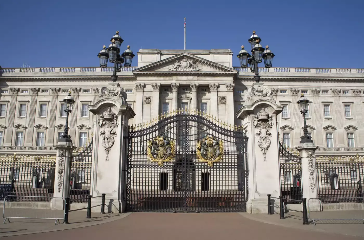 ✈ 8-Day Dublin & London Vacation with Air from Great Value Vacations
