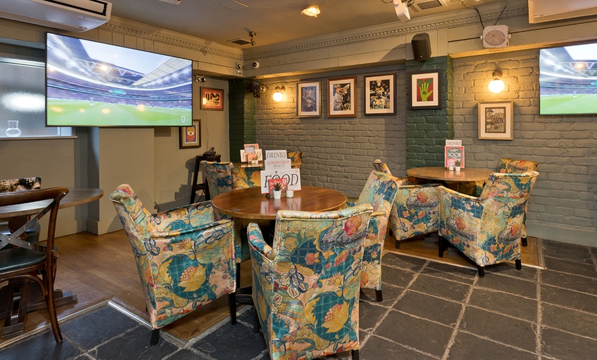 Image 3: Burgers, Pizzas, Wings, Mains and Sharers at Social Pub & Kitchen