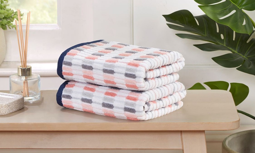 Image 6: One or Two Santa Cruz Cotton Bath Sheet 500 GSM