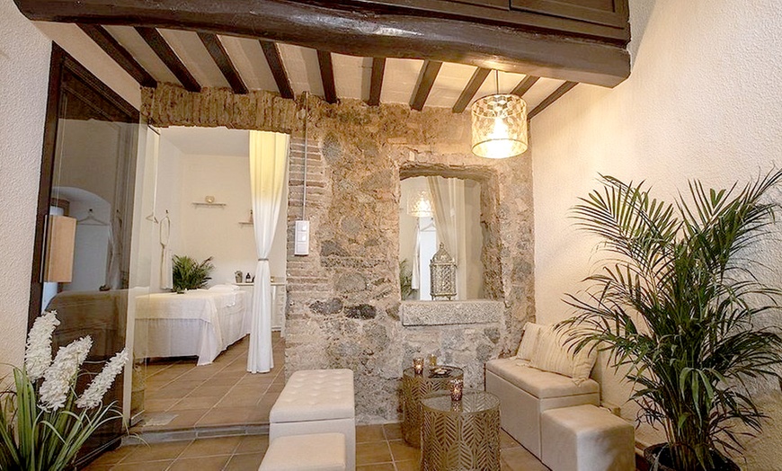 Image 14: Masajes con aromaterapia, aceites y ritual premium