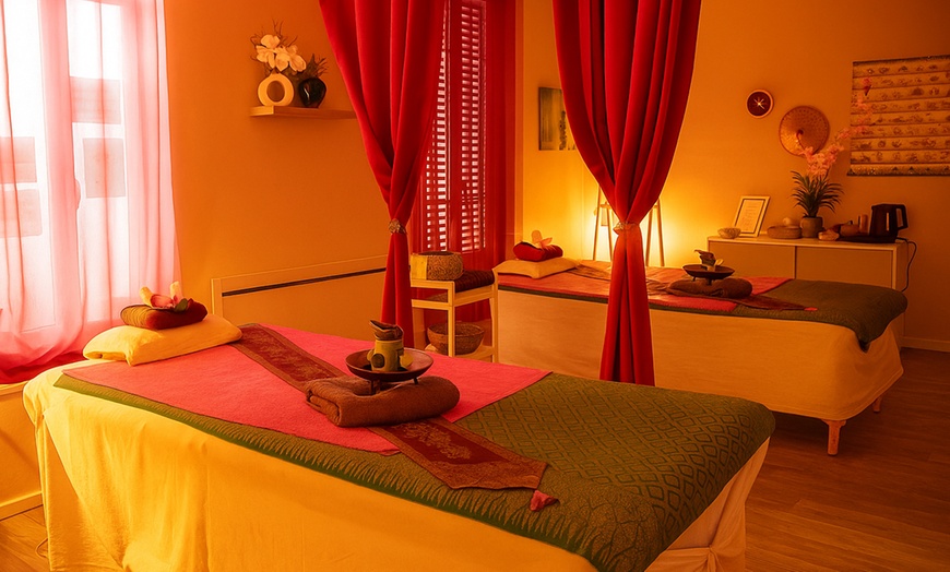 Image 3: Massage traditionnel thaïlandais ou aux huiles chaudes d'1h 