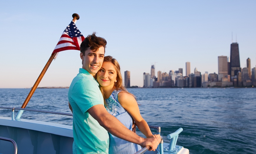 Image 4: Sightseeing River & Lake Cruise in Chicago