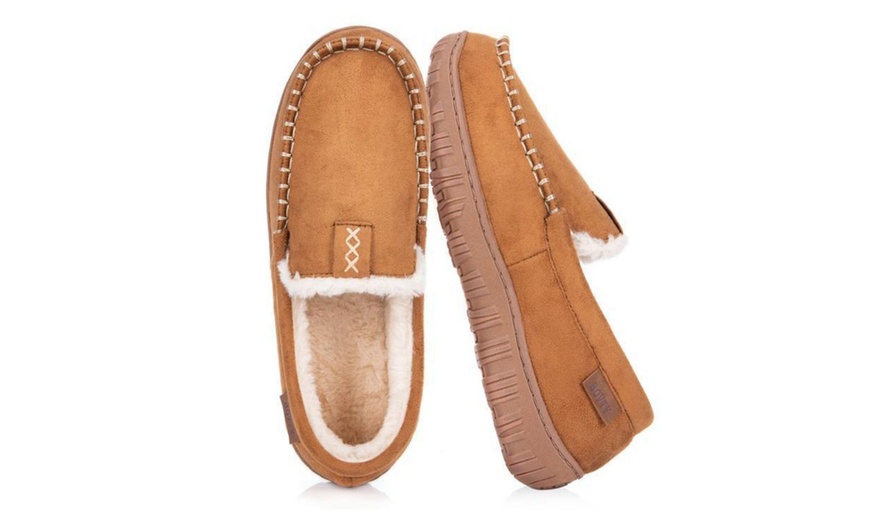 Image 2: Comfortable Plush Fabric Cotton Slippers