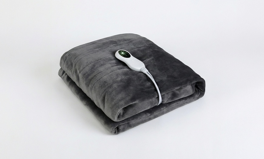 Image 2: Electric Heated Throw Blanket - Washable Grey