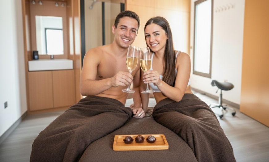 Image 1: Ritual relax en pareja de 60 o 90 min. con masaje, espumoso y bombones