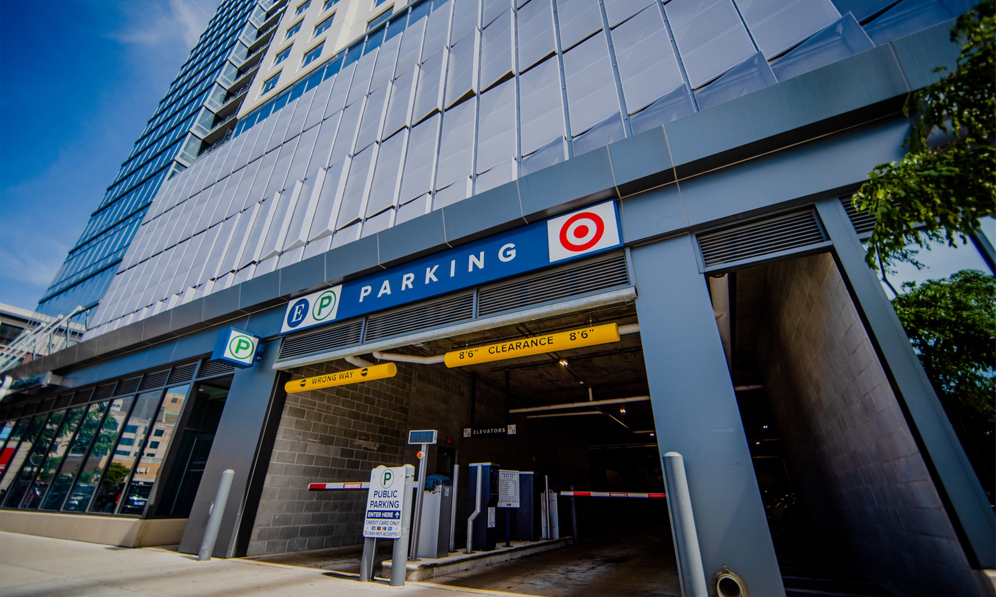 Convenient Airport Parking at BDL from $4.95 per day
