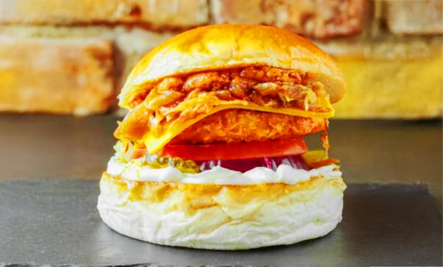 Image 3: Saftiger Burger nach Wahl inklusive Pommes für 1, 2 oder 4 Personen
