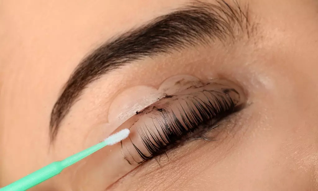 Lifting y tinte de pestañas y cejas con opciones de diseño y laminado