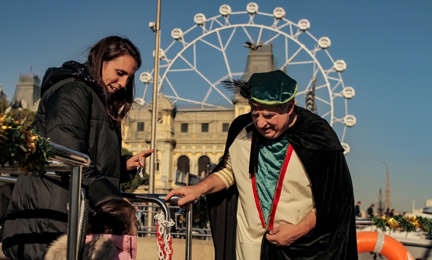 Image 4: Tour en barco, cabalgata de Reyes Magos para adultos y niños