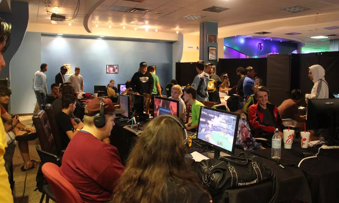 Dive into a 30-minute VR adventure at Gamers Realm for one or two, enjoying classic arcade fun, with up to 40% off - Primary Image