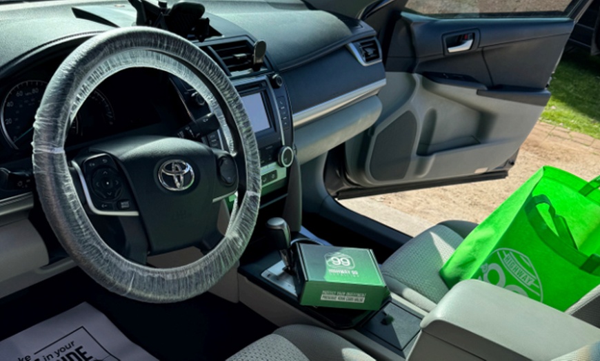 Image 4: 1 Interior or 1 Full Detail - Sedan 