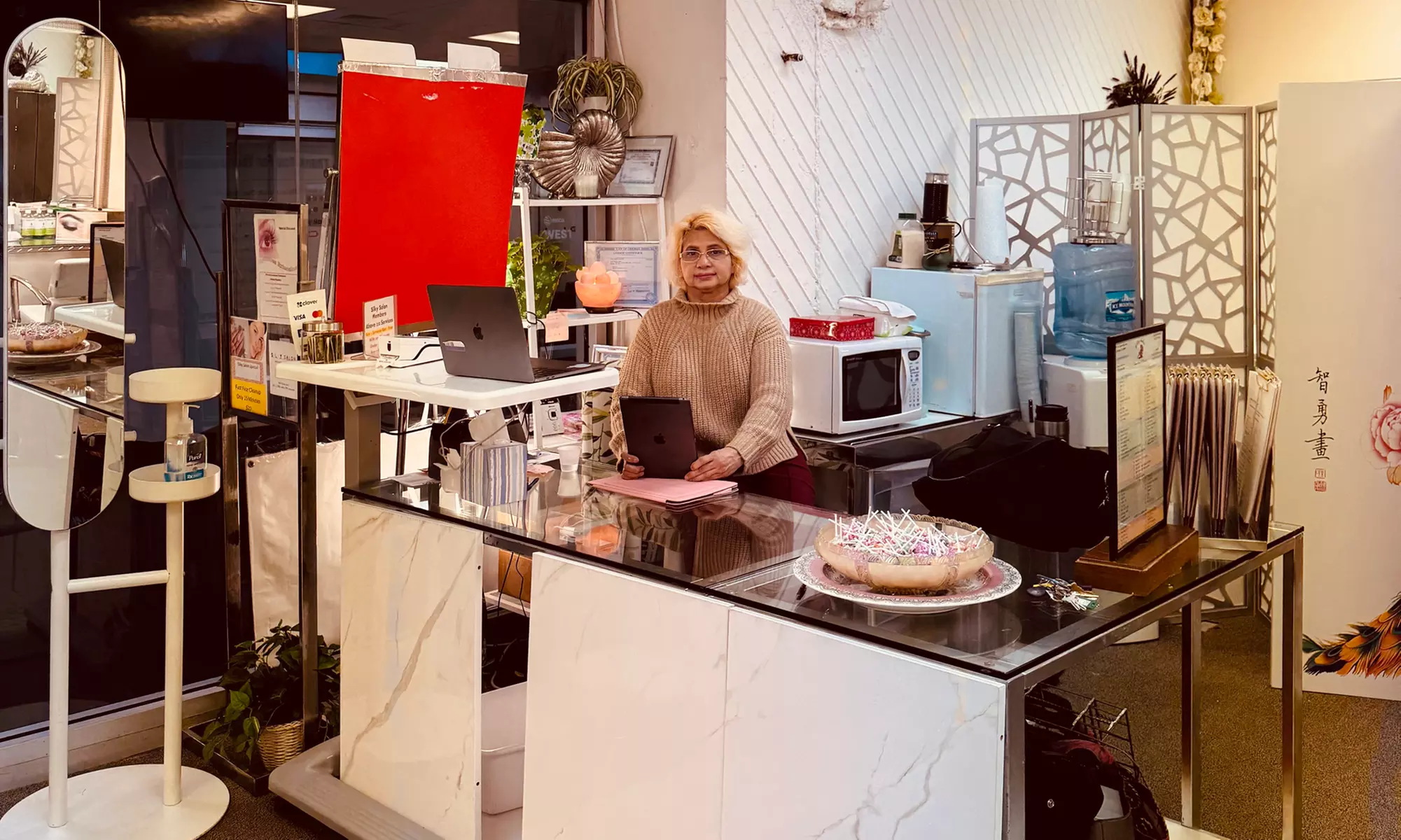 No-Chip Manicure or Spa Manicure (No-Chip and Dry Hand Treatment)