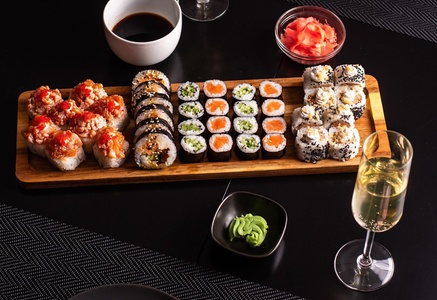 Groupon o wartości 50 zł na całe menu (z wyłączeniem napojów i alkoholu) - Sushi World Wilanów