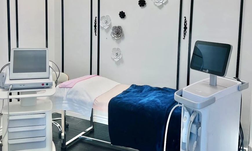 Image 4: EMSCULPT Body Sculpting Session at MS Slim