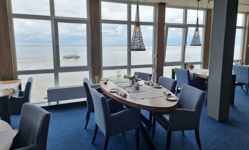 Image 10: Delfzijl an der Nordsee: 2-3 Nächte inkl. Frühstück und Parken