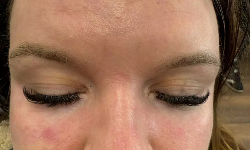 Image 3: Zet je wimpers in de spotlight met wimperextensions naar keuze