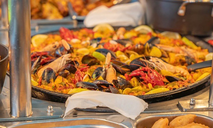 Image 3: Buffet libre para 2 o 4 válido entre semana o fin de semana y festivos