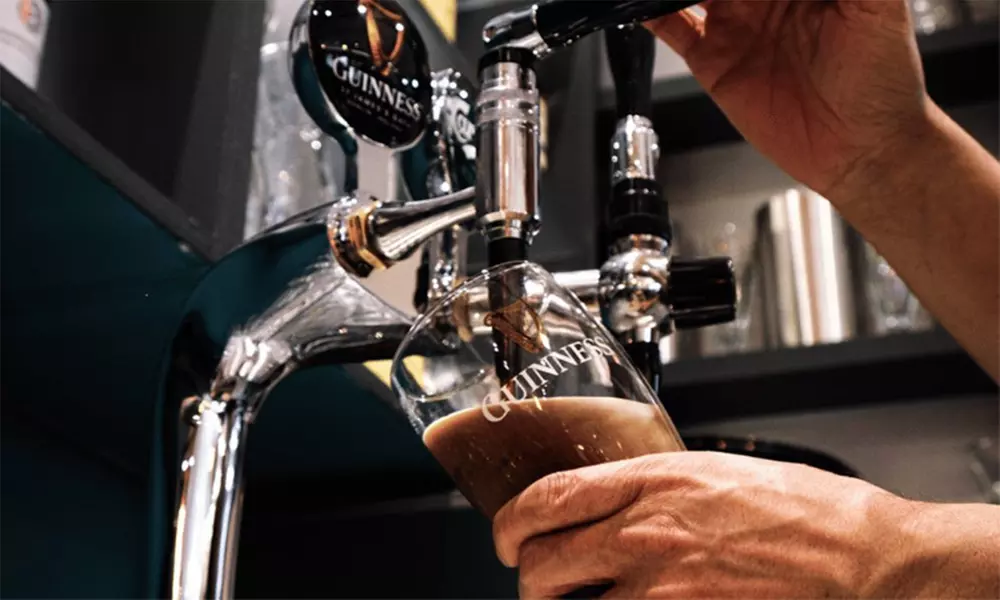 Starter with Any Gourmet Burger and a Soft Drink Or Beer for 1, 2 or 4