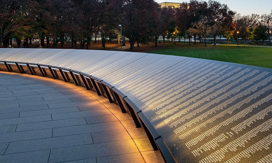Image 4: Washington DC Monuments & Memorials Sunset Walking Tour 