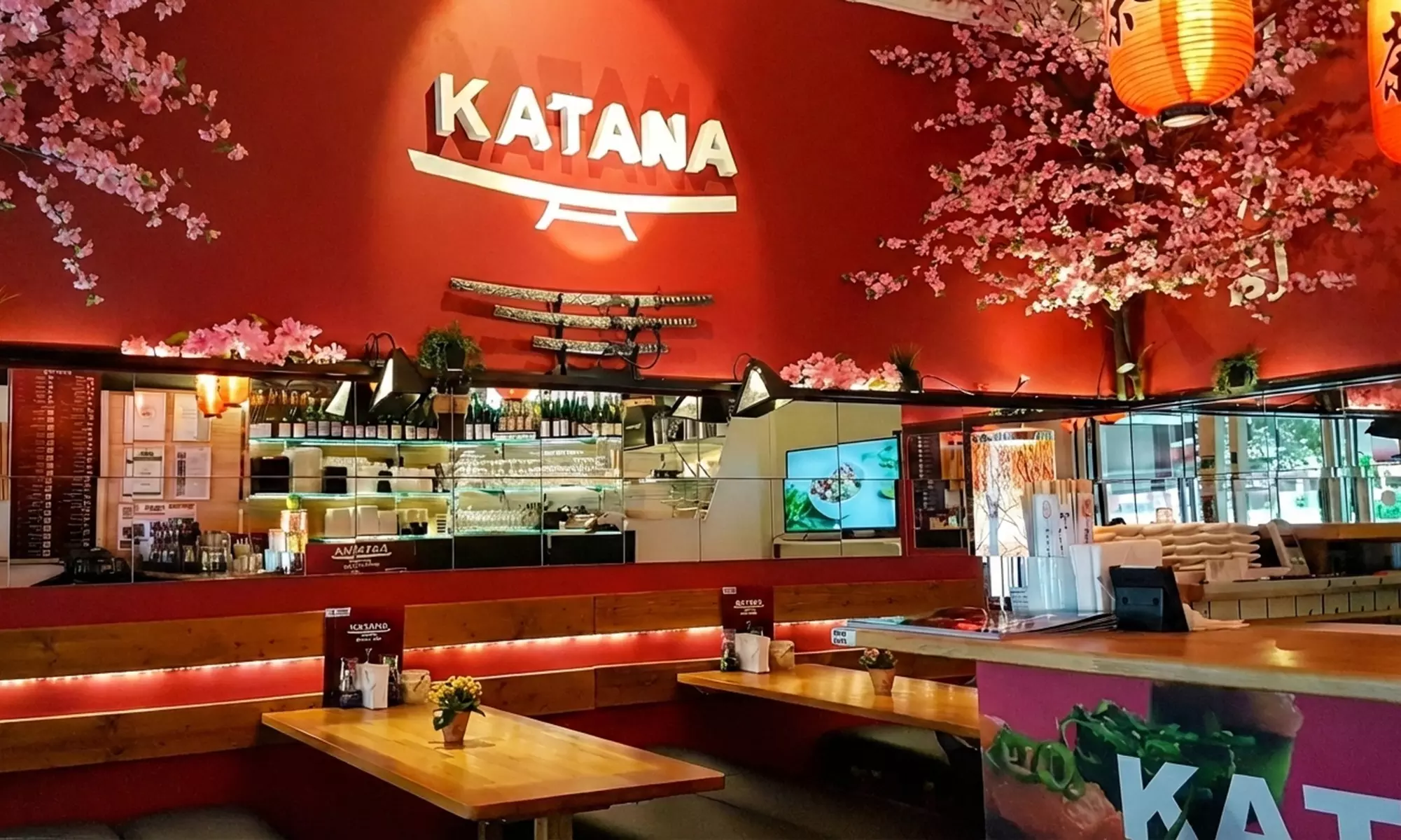 Vospeise und Sushi Platte (Bento) nach Wahl für 2 oder 4 Personen