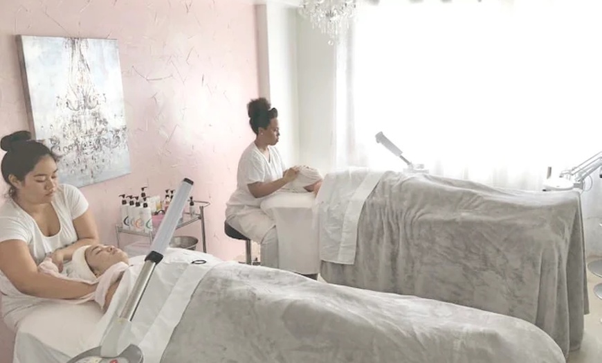 Image 4: Facial Services at The Skin Institute Internationalé