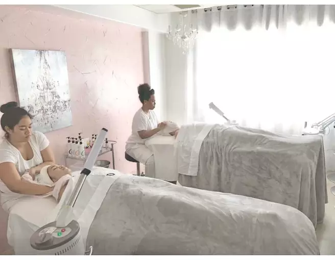 Facial Services at The Skin Institute Internationalé