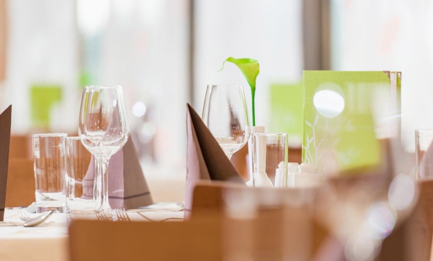 Image 9: Ungarn: 2-7 Nächte für Zwei mit Halbpension & Vulkan Therme